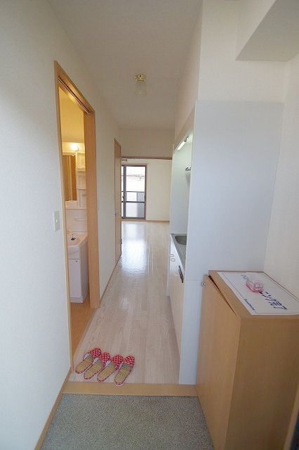 玄関　★玄関からの様子★