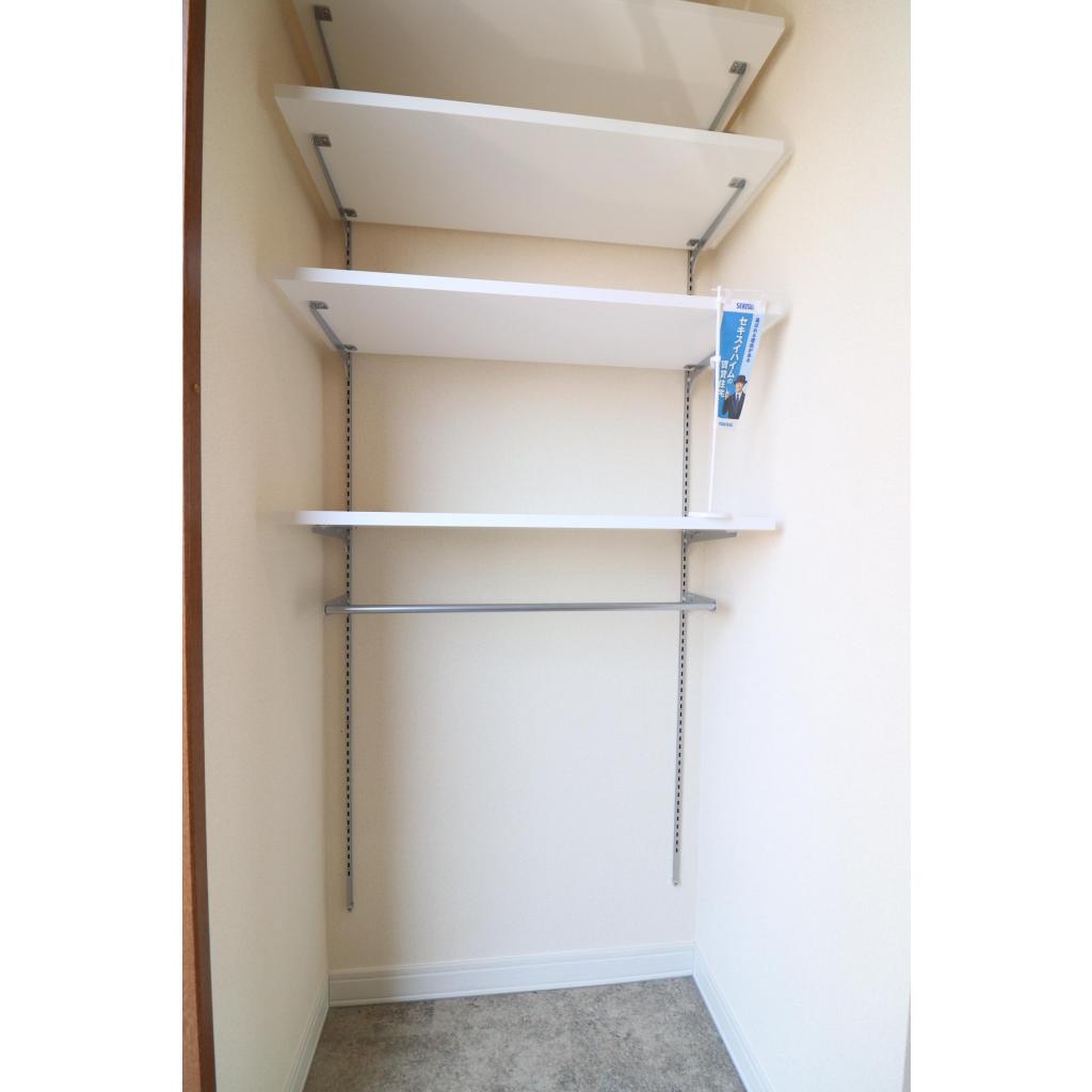 玄関　玄関収納あり