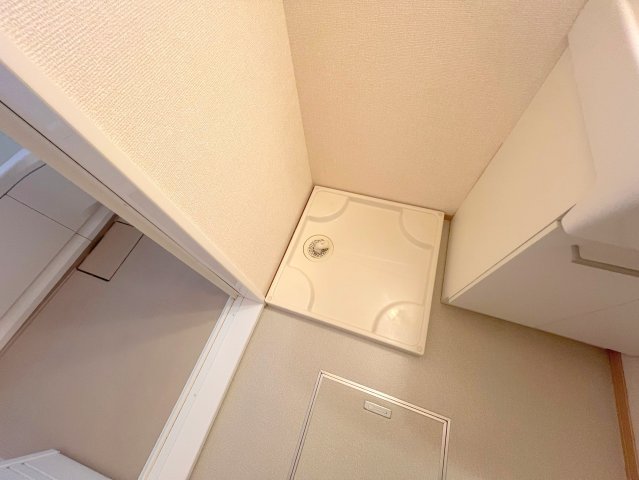 その他設備　嬉しい室内洗濯機置場。これで洗濯機も長持ちしますね。