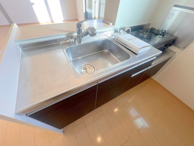 キッチン　作業のしやすい広めのキッチンです。