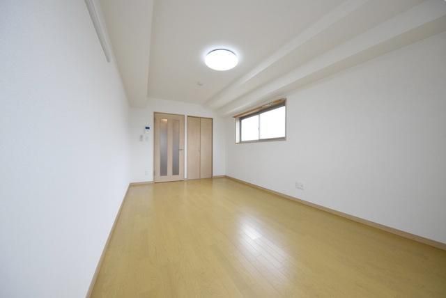 居室・リビング　明るい室内