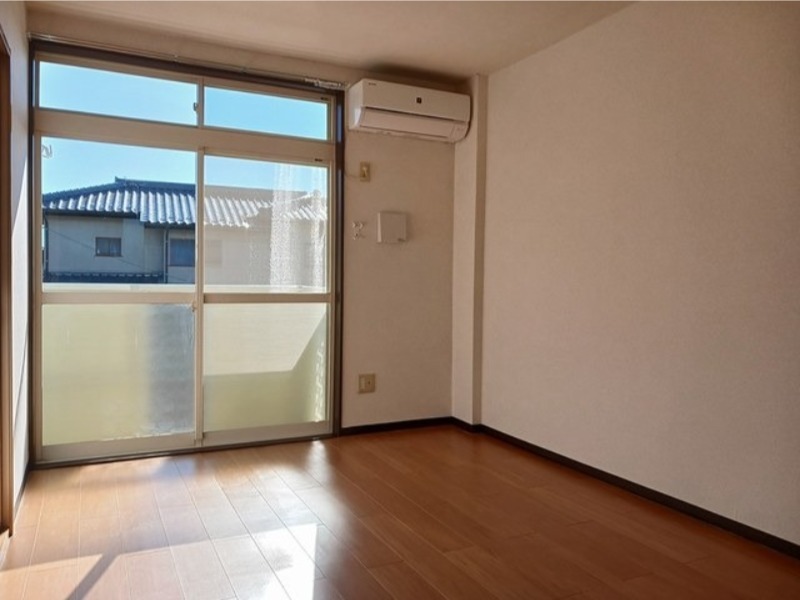 居室・リビング　図面と現状に相違がある場合には現状を優先