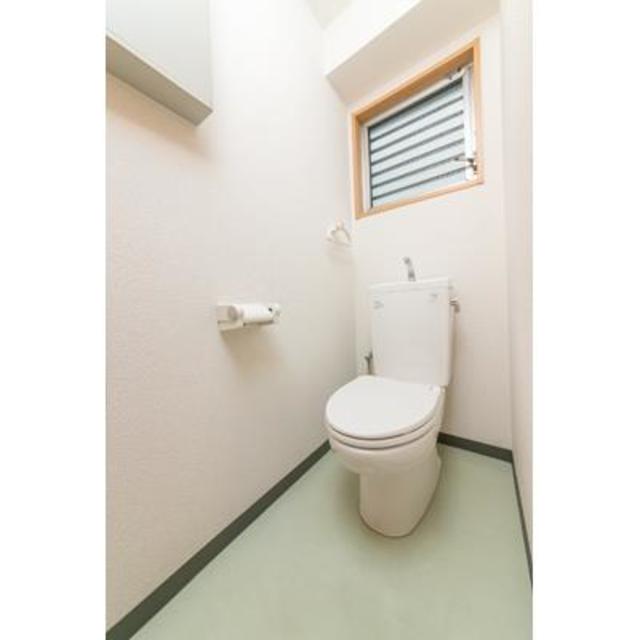 トイレ　※写真は同タイプ住戸です。