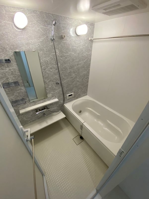 バス・シャワールーム　循環式追い炊き機能付きです。