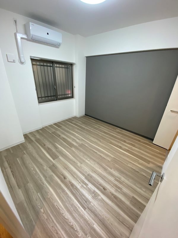 その他部屋・スペース　洋室のエアコン1基が設備となります。