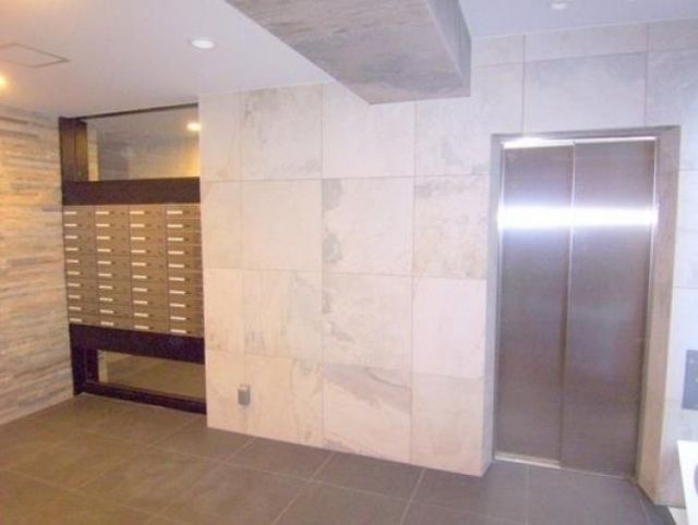 ロビー　アルテシモ　リリアのエレベーター
