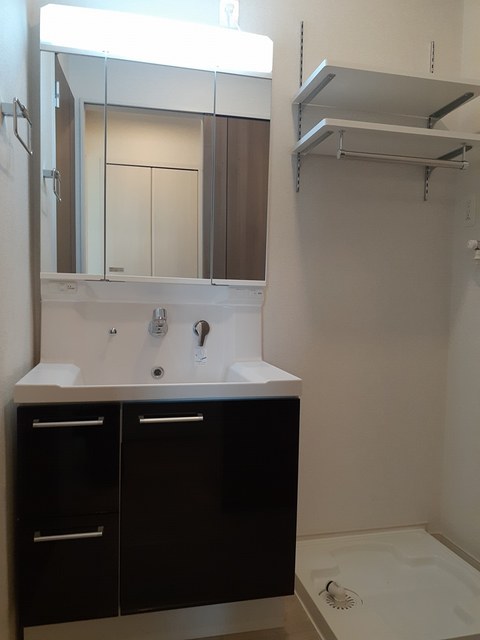 洗面設備　洗髪洗面化粧台付き♪