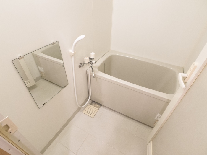 バス・シャワールーム　※同建物の別のお部屋の写真です。