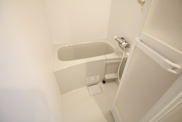 バス・シャワールーム　※別室の参考写真の為、現況優先です。