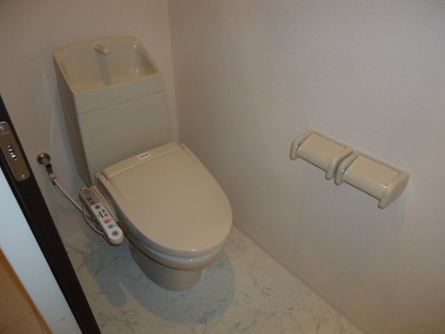 トイレ　シャワー付きトイレ