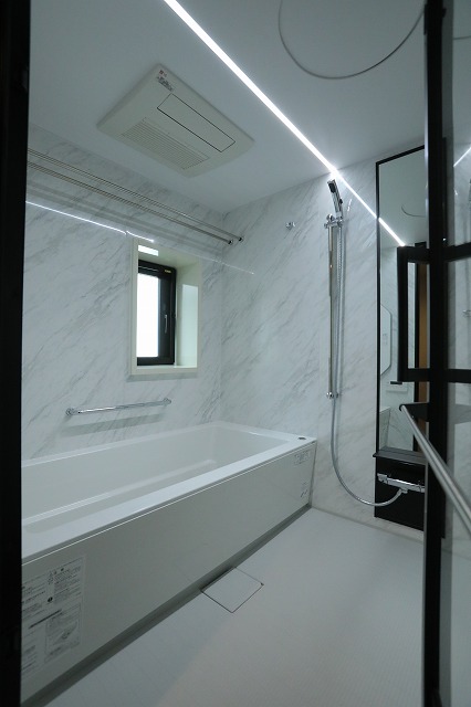 バス・シャワールーム　バス