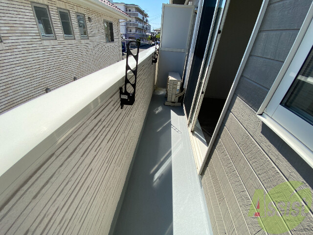 バルコニー　広いバルコニーです。洗濯物が干しやすいですね。