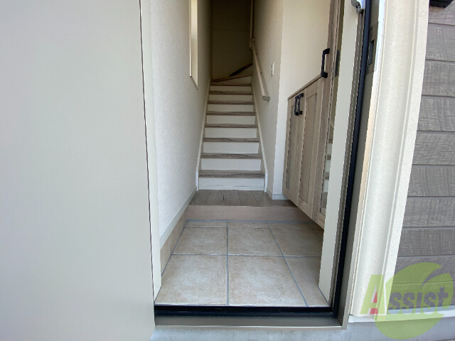 玄関　玄関からの風景です。広々としていいですね。