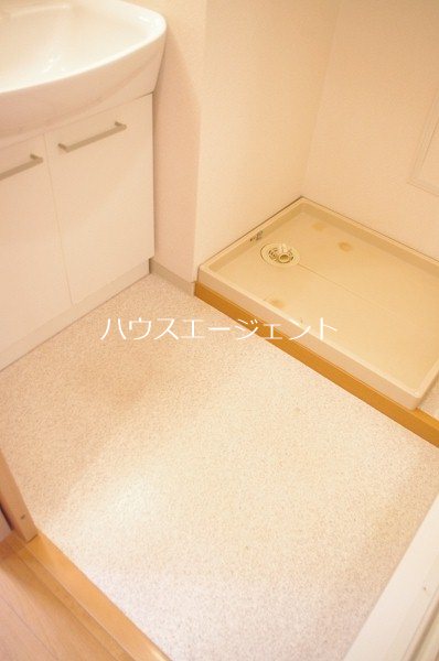 その他　室内洗濯機置き場です。※参考画像