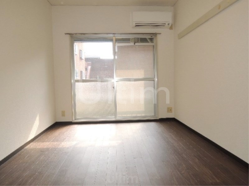 居室・リビング　別の部屋の写真