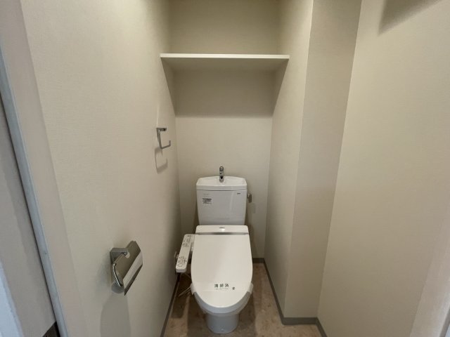 トイレ　(参考)同マンション他部屋の写真