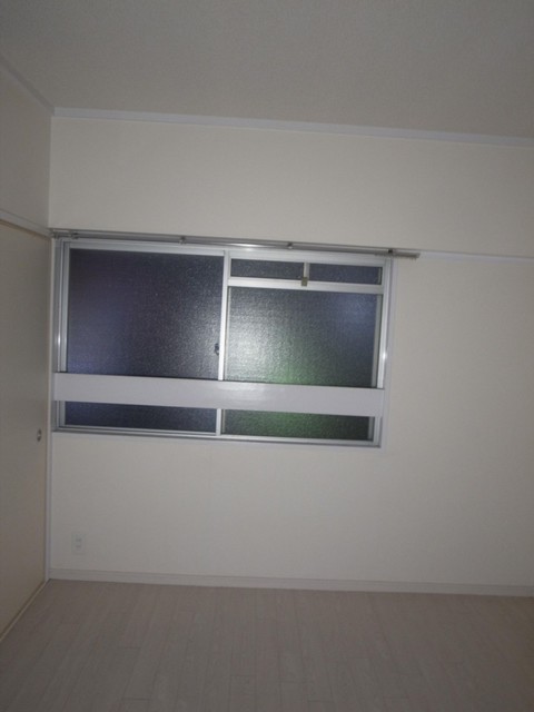 居室・リビング　【洋室】※前回入居時　現況を優先します