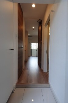 玄関　写真は別号室です。現況優先になります。