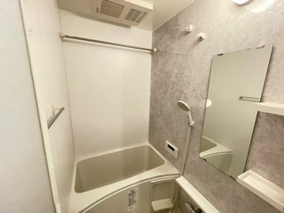 バス・シャワールーム　浴室乾燥機付き
