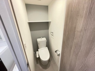 トイレ　温水洗浄便座