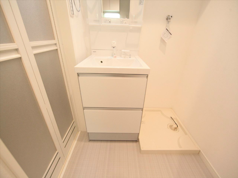 洗面設備　脱衣所　独立洗面台（シャンプードレッサー）洗濯機用意できます