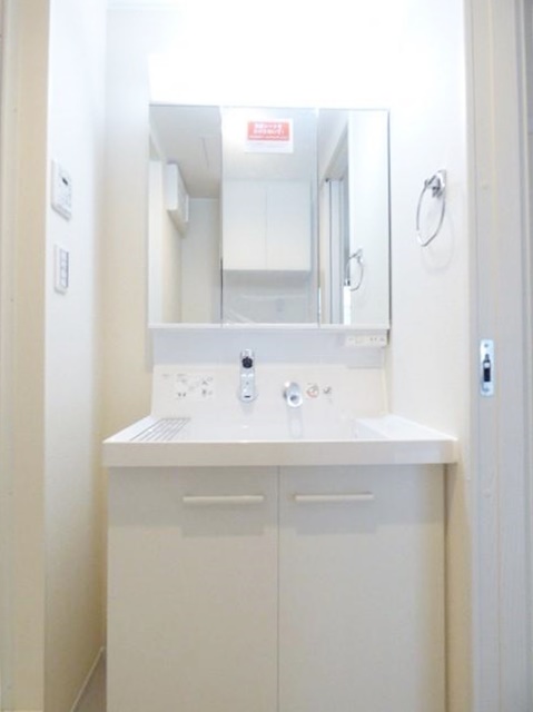 洗面設備　身支度に便利な洗面台！