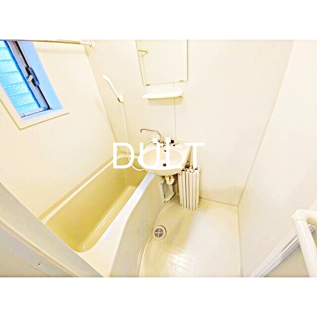 バス・シャワールーム　バスルームです。