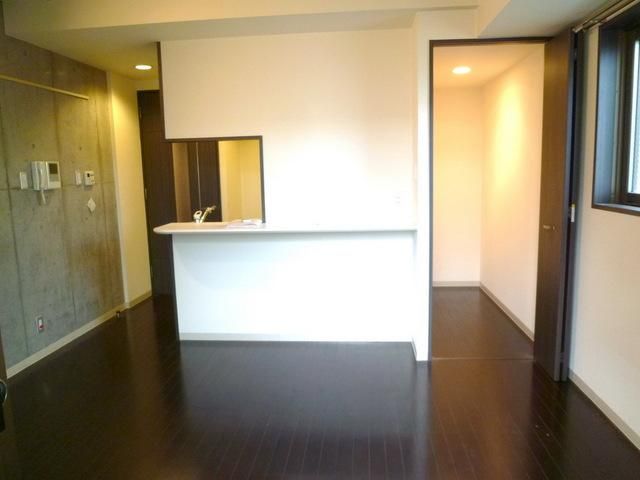 居室・リビング　★8帖の広めの洋室★