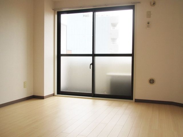 居室・リビング　★2面採光★