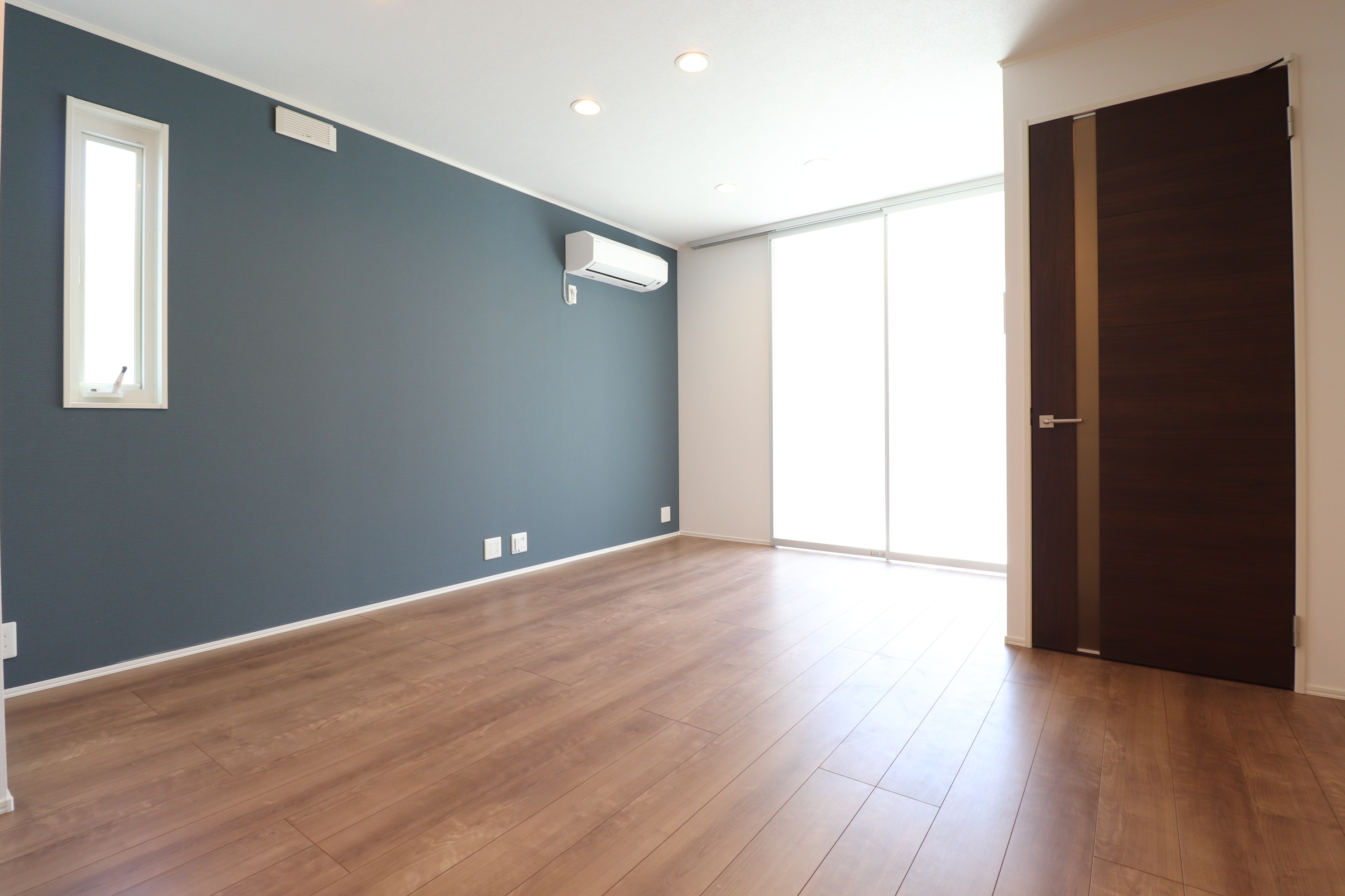 居室・リビング　照明もオシャレな14.8帖の快適なリビング♪