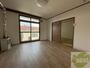 居室・リビング　広くてキレイなお部屋が広がっていて、充実した生活が送れそう。