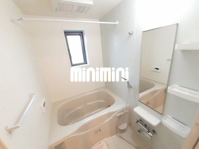 バス・シャワールーム　浴室乾燥、追焚き機能付き。（参考写真）