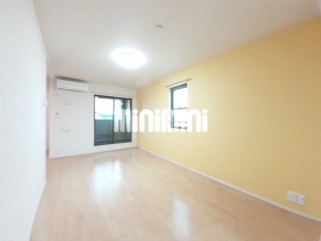 居室・リビング　南向きのお部屋。（参考写真）