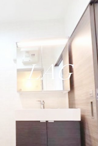 洗面設備　独立洗面台です。