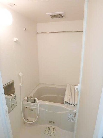 バス・シャワールーム　【南向きの明るいお部屋♪】