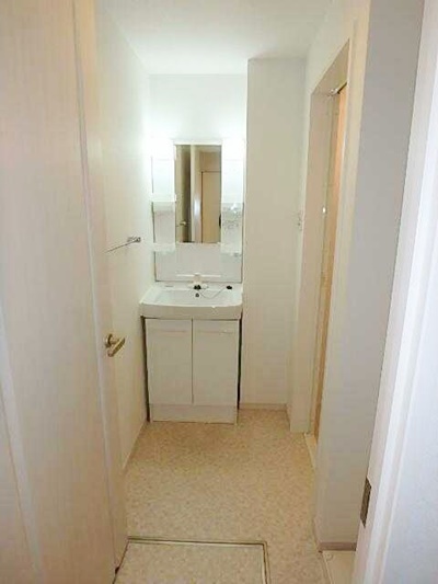 洗面設備　【南向きの明るいお部屋♪】