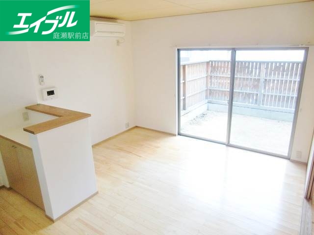 居室・リビング　リビング