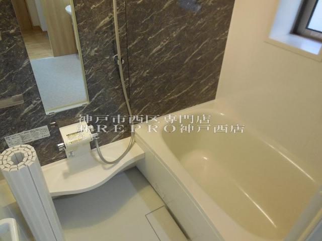 バス・シャワールーム　お問合せは神戸市西区専門店のリプロ神戸西店まで。