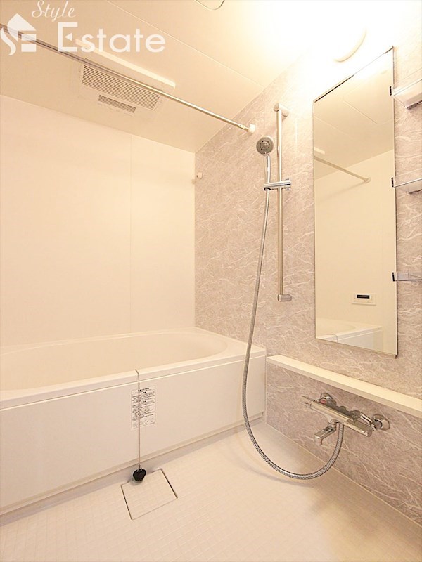 バス・シャワールーム　バスルーム