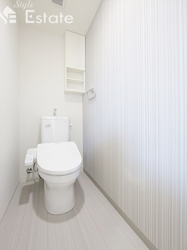 トイレ　温水洗浄便座