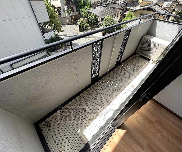 バルコニー　十分なスペース・日当たり・通風を確保したバルコニーです。