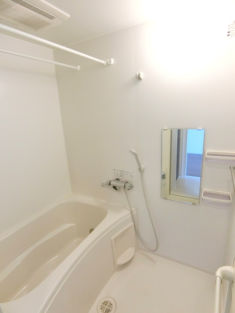 バス・シャワールーム　★バス追焚き・乾燥機能付き★