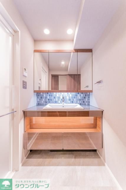 洗面設備　※写真は同タイプ住戸です。