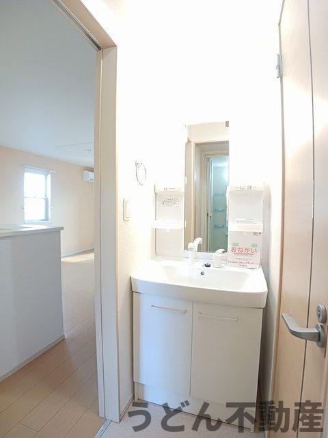 洗面設備　うどん県のお部屋探しはうどん不動産へ うどんちゃんとLINE