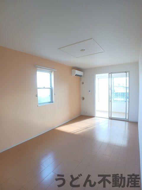 居室・リビング　うどん県のお部屋探しはうどん不動産へ うどんちゃんとLINE