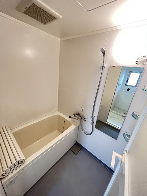 バス・シャワールーム　お風呂です