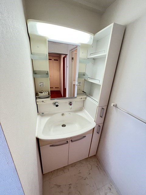 洗面設備　広い洗面スペース