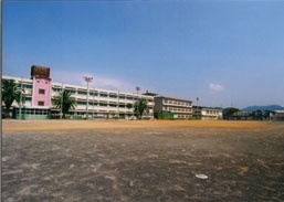 小学校　静岡市立竜南小学校（小学校）まで1353m