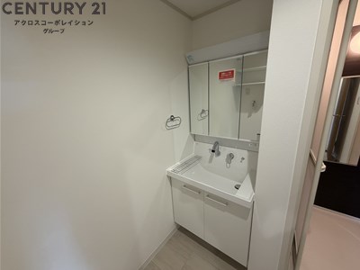 洗面設備　コンパクトで使いやすい洗面所