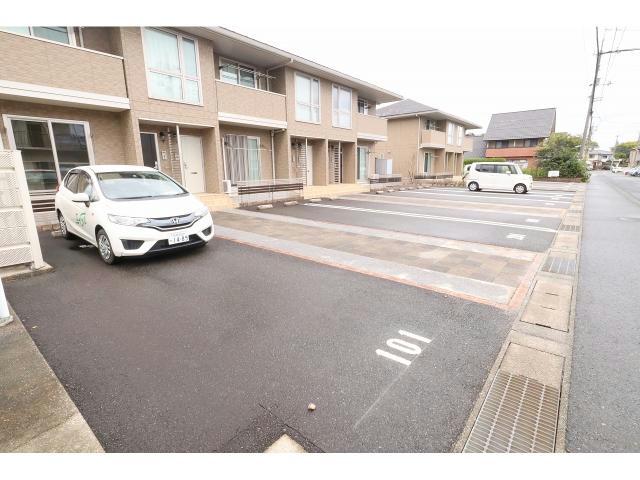 駐車場　駐車場
